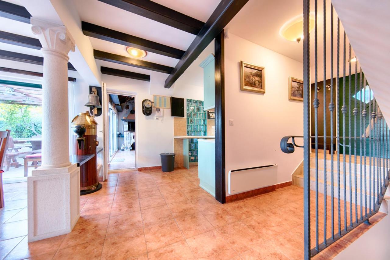 Villa Luci Pucisca Extérieur photo